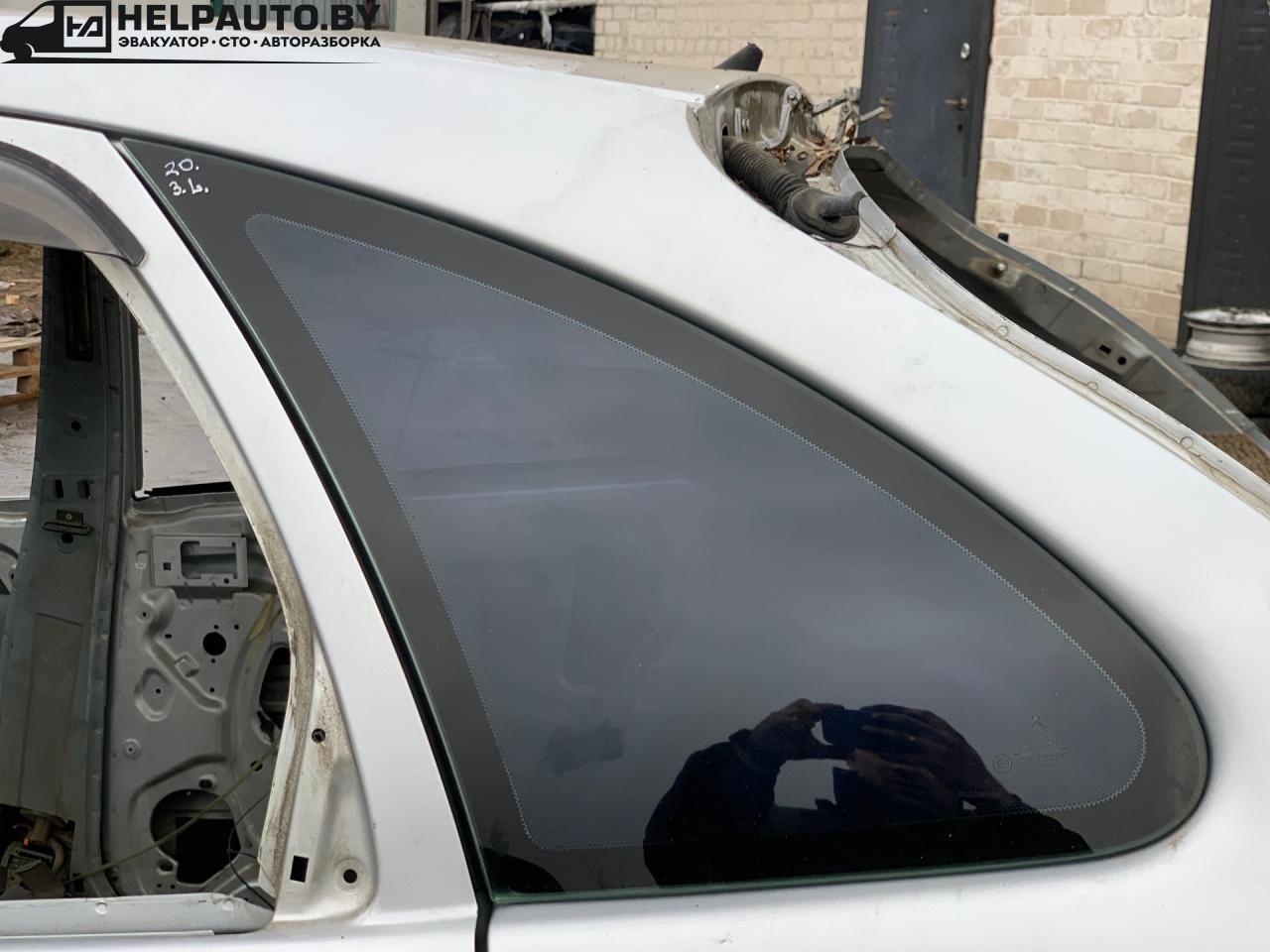 стекло кузовное боковое левое Citroen Xsara Picasso 1 поколение 2002, 2.0 л., бензин, МКПП, серый, передний привод - фото №1