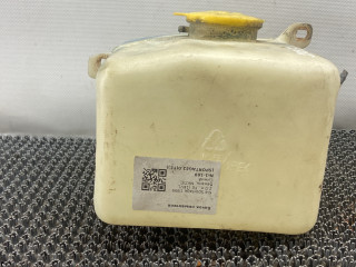 бачок омывателя Kia Sportage 1 поколение 1999, 2.0 л., FE (16V), бензин, МКПП, синий, внедорожник 5 дв., полный подключаемый привод