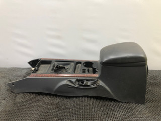 подлокотник Kia Sorento 1 поколение 2005, 2.4 л., G4JS, бензин, МКПП, красный, внедорожник 5 дв., полный подключаемый привод