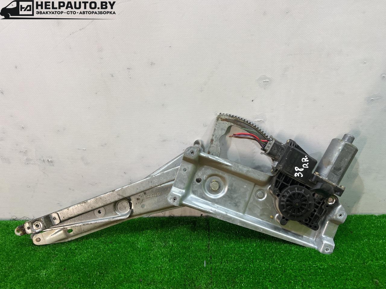 стеклоподъемник электрический передний правый Opel Vectra B 1998, 1.8 л., бензин, МКПП, мокрый асфальт, универсал, 90520228 - фото №1