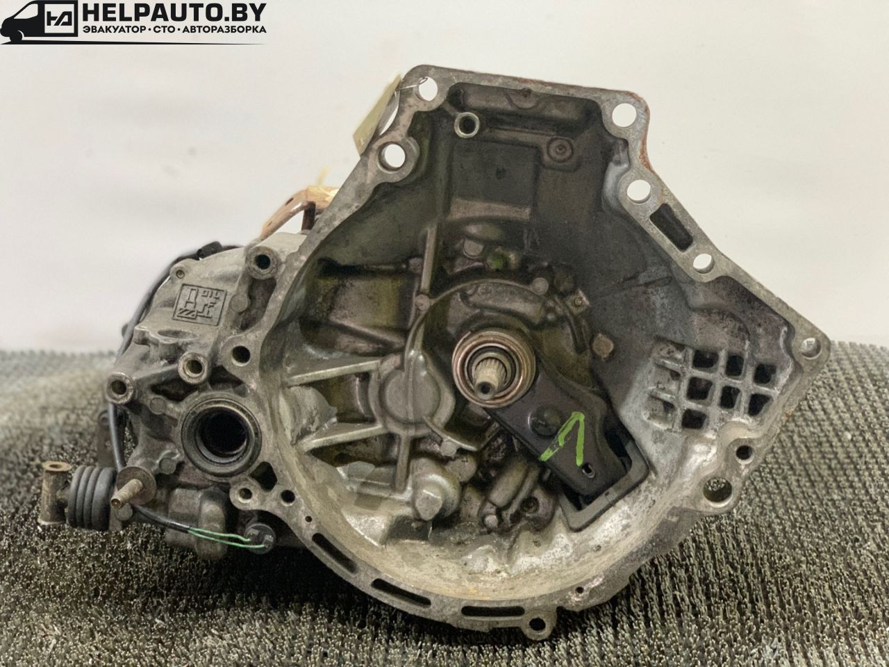 КПП механическая (МКПП) Mazda 323 6 поколение 1998, 2.0 л., дизель, МКПП, синий, хетчбэк 3 дв., F503, K-1 - фото №1
