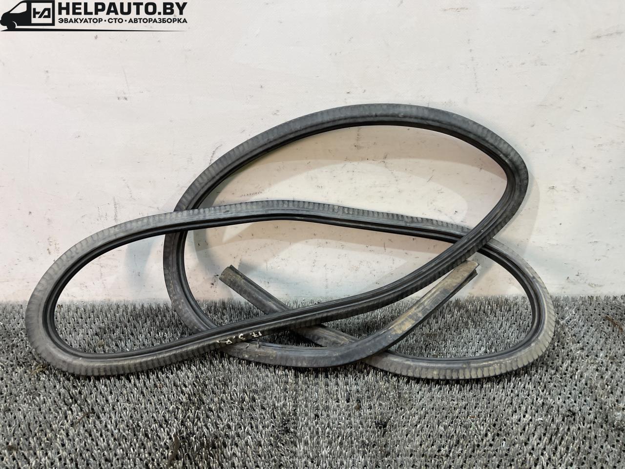 уплотнитель двери Volkswagen Golf 3 поколение 1995, 1.9 л., AEY, дизель, МКПП, белый, универсал, передний привод - фото №1