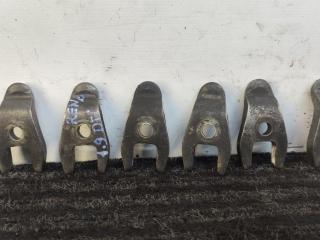 крепление форсунки Renault Scenic 1 поколение 1997, 1.9 л., F8Q 786, дизель, МКПП, серый, передний привод, 4598