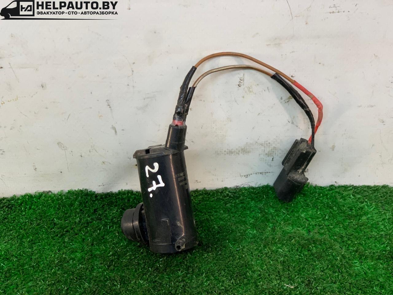 насос (моторчик) омывателя стекла Hyundai Terracan 1 поколение 2003, 2.5 л., D4BH, дизель, АКПП, серебристый, внедорожник 5 дв., полный подключаемый привод, 96318238 - фото №1