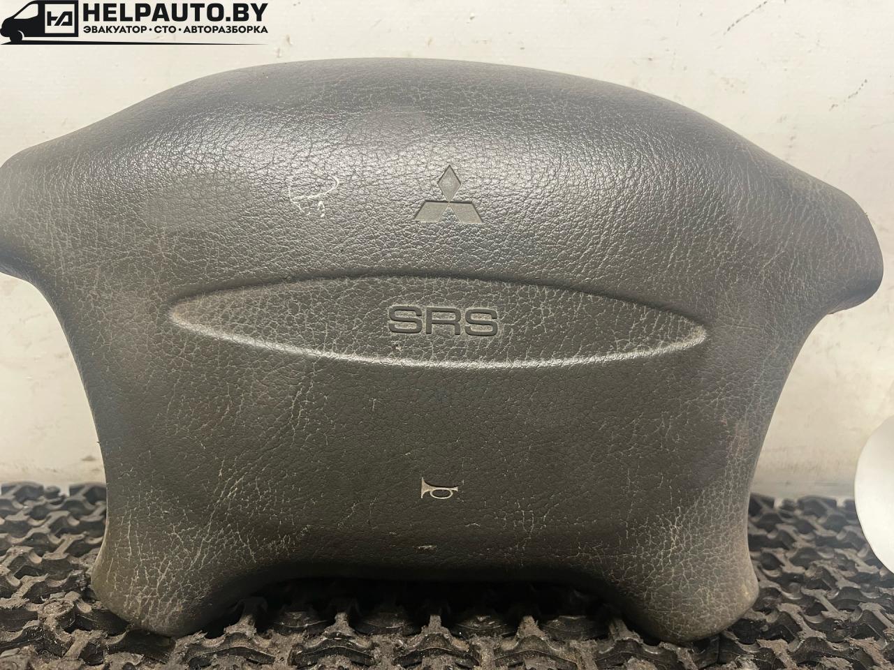 подушка безопасности водителя Mitsubishi Galant 7 поколение 1994, 2.0 л., бензин, МКПП, серебро, седан, передний привод, 200136995B09 - фото №1