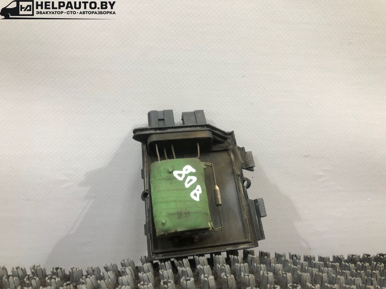 сопротивление печки Audi 80 B3 (1986 - 1991), 1.8 л., бензин, МКПП, серый, передний привод - фото №1