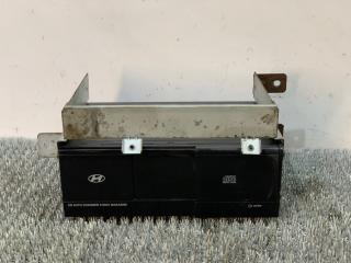 CD-чейнджер Hyundai Terracan 1 поколение 2003, 2.5 л., D4BH, дизель, АКПП, серебристый, внедорожник 5 дв., полный подключаемый привод, 96110-H1300