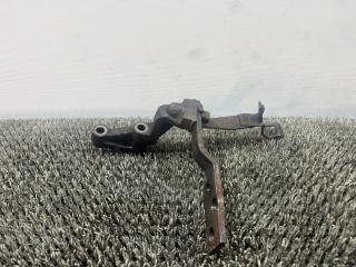 кронштейн (крепление) Hyundai Coupe RD 1998, 2.0 л., бензин, МКПП, бордовый, купе, передний привод