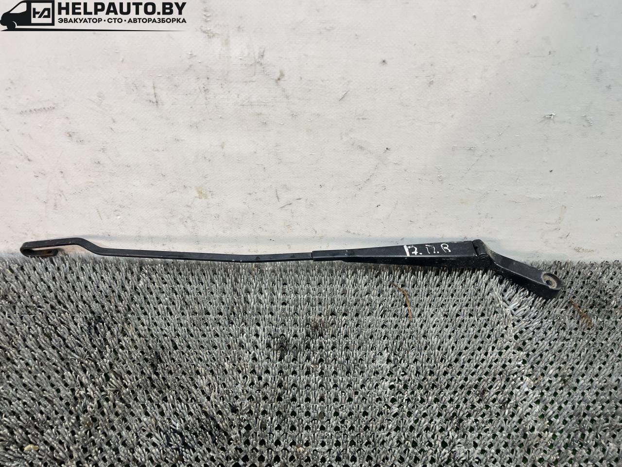 щеткодержатель (поводок стеклоочистителя, дворник) Volkswagen Golf 3 поколение 1995, 1.9 л., AEY, дизель, МКПП, белый, универсал, передний привод, 186842 - фото №1