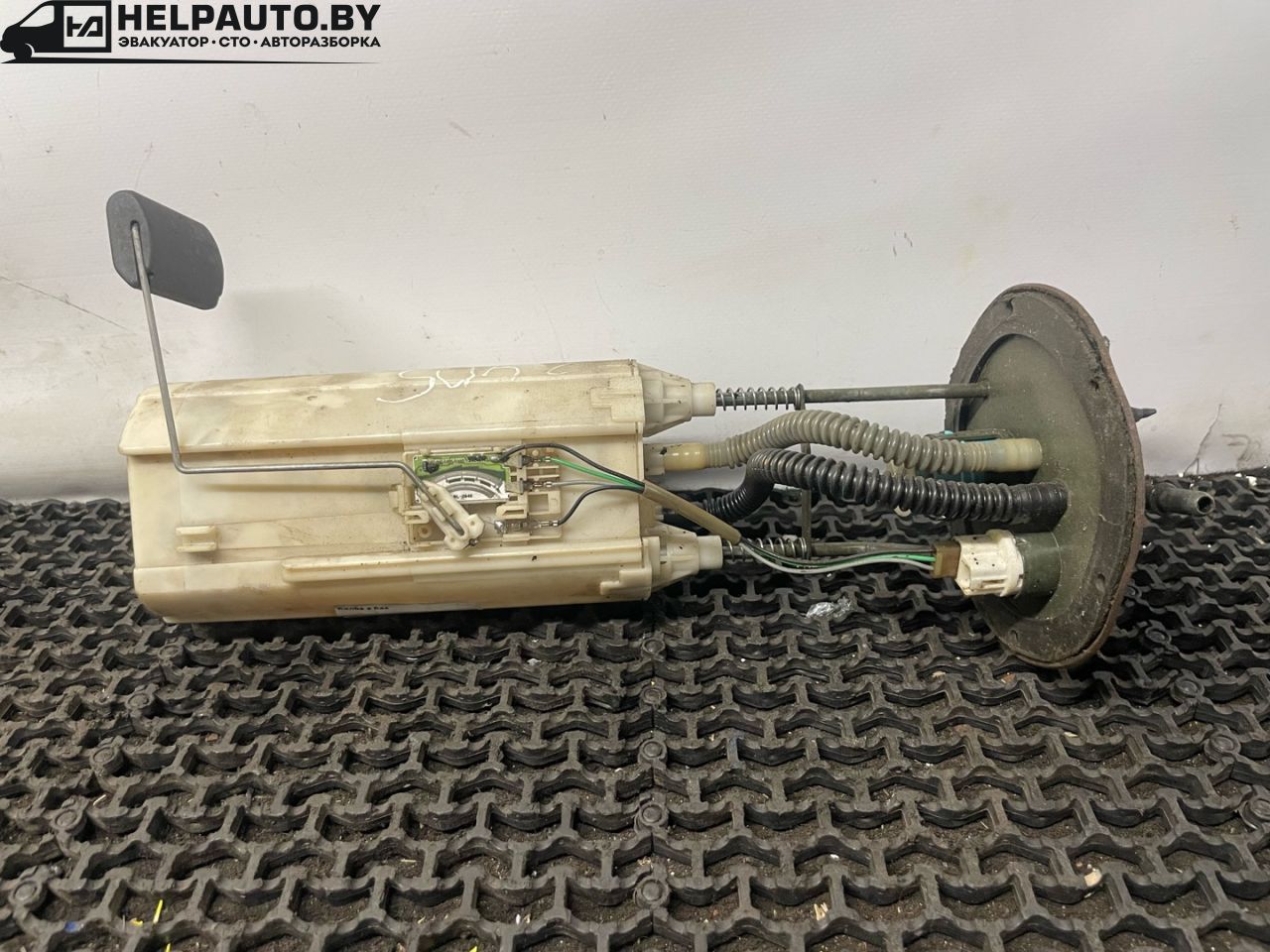 колба в бак Kia Sorento 1 поколение 2005, 2.5 л., D4CB, дизель, АКПП, черный, внедорожник 5 дв., полный подключаемый привод - фото №1