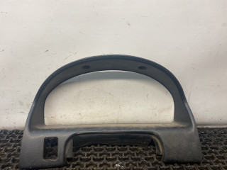 рамка панели приборов Mazda 626 GF 1997, 2.0 л., дизель, МКПП, зелёный, хетчбэк 5 дв., передний привод