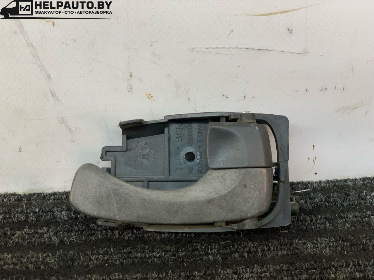 ручка внутренняя передняя правая Daewoo Nubira J100 1998, 1.6 л., i, A16DMS, бензин, МКПП, зелёный металлик, хетчбэк 5 дв., передний привод, 96301551 - фото №1