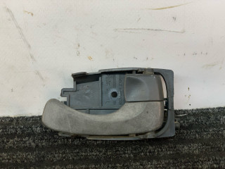ручка внутренняя передняя правая Daewoo Nubira J100 1998, 1.6 л., i, A16DMS, бензин, МКПП, зелёный металлик, хетчбэк 5 дв., передний привод, 96301551