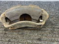 суппорт передний правый Toyota Carina E 1 поколение T190 1997, 2.0 л., дизель, МКПП, зеленый, седан - фото №3