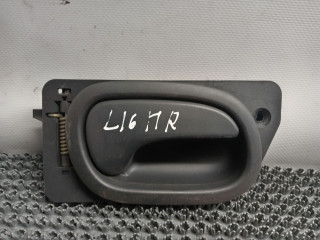 ручка внутренняя передняя правая Renault Laguna 1 поколение [рестайлинг] 2000, 2.0 л., F4R 760, бензин, МКПП, светло бирюзовый, хетчбэк 5 дв., передний привод, 7700823285, 92000005H, 920000111