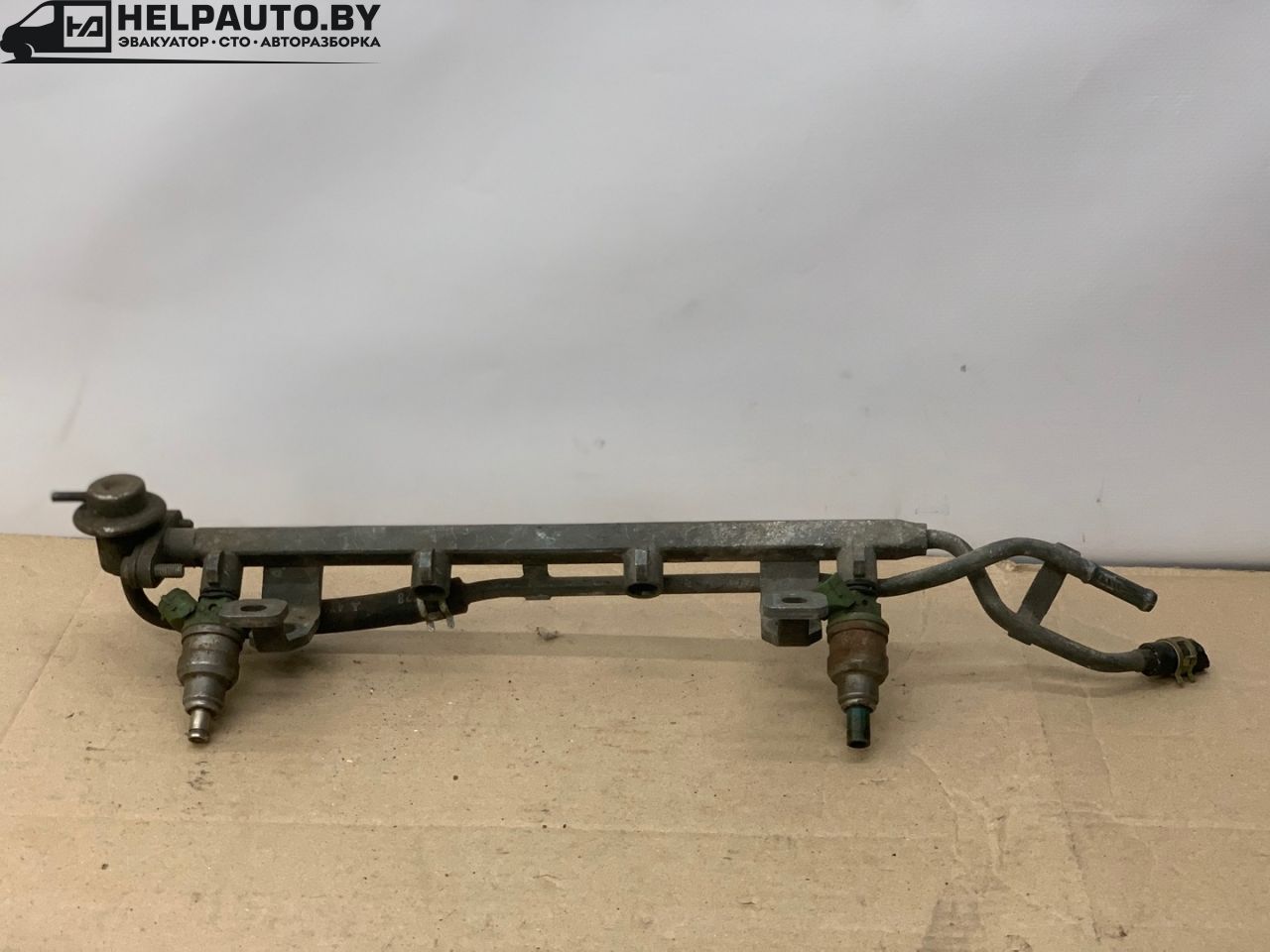 топливная рампа Mazda 323 5 поколение (1994 - 1998), 1.5 л., бензин - фото №1