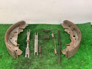 механизм развода задних тормозных колодок Plymouth Voyager 3 поколение 1998, 2.4 л., бензин, АКПП, зелёный, минивэн, передний привод