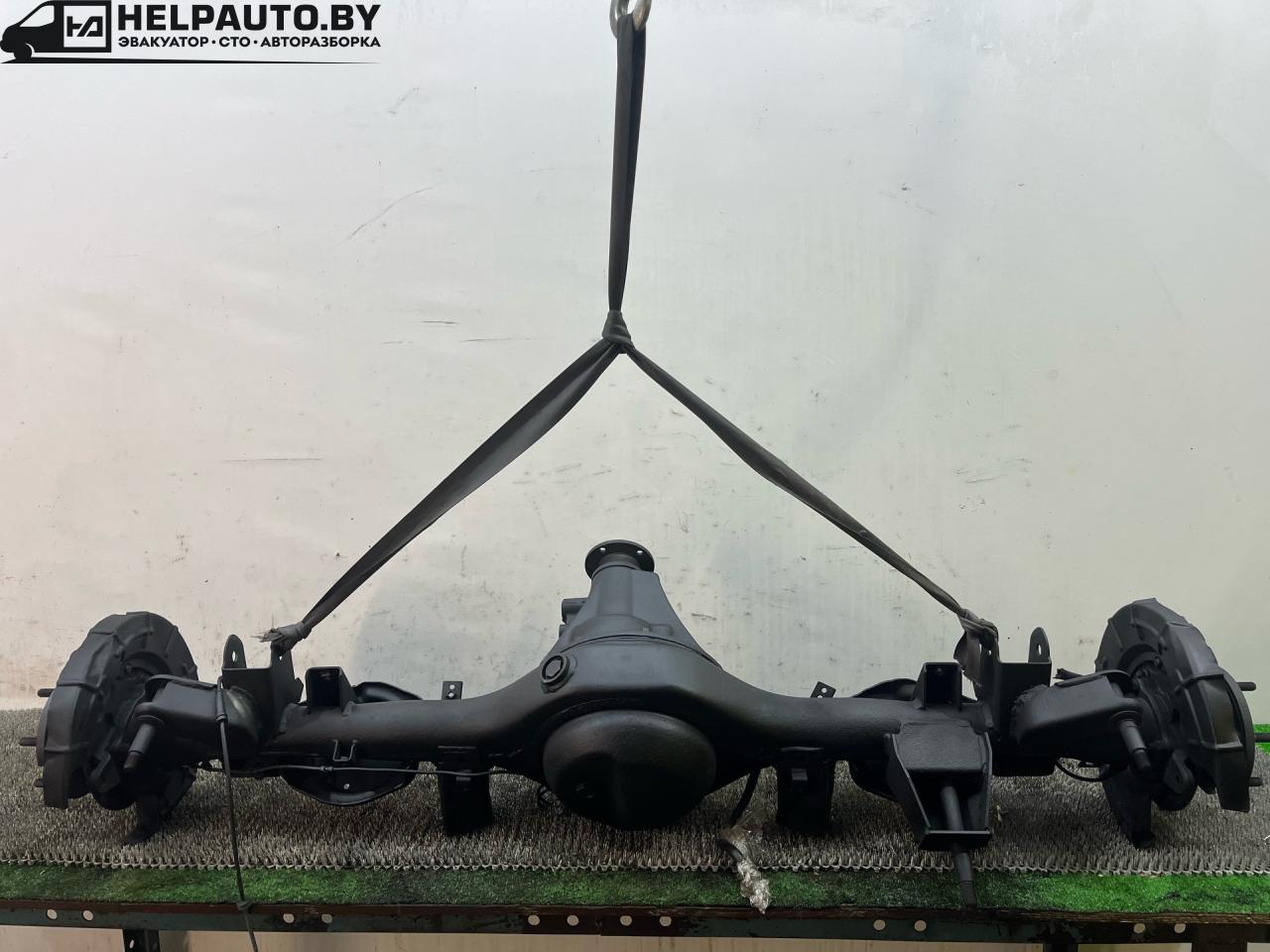 мост задний Hyundai Terracan 1 поколение 2003, 2.5 л., D4BH, дизель, АКПП, серебристый, внедорожник 5 дв., полный подключаемый привод, 53111-P01030 - фото №1