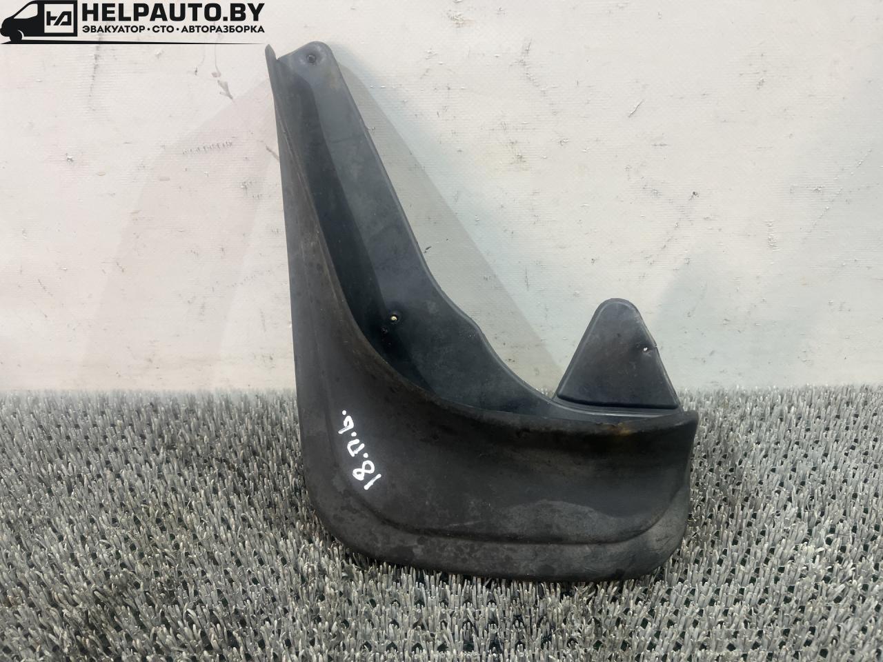 брызговик Toyota Carina E 1 поколение T190 1995, 1.6 л., 4A-FE, бензин, МКПП, зелёный, хетчбэк 5 дв., передний привод - фото №1