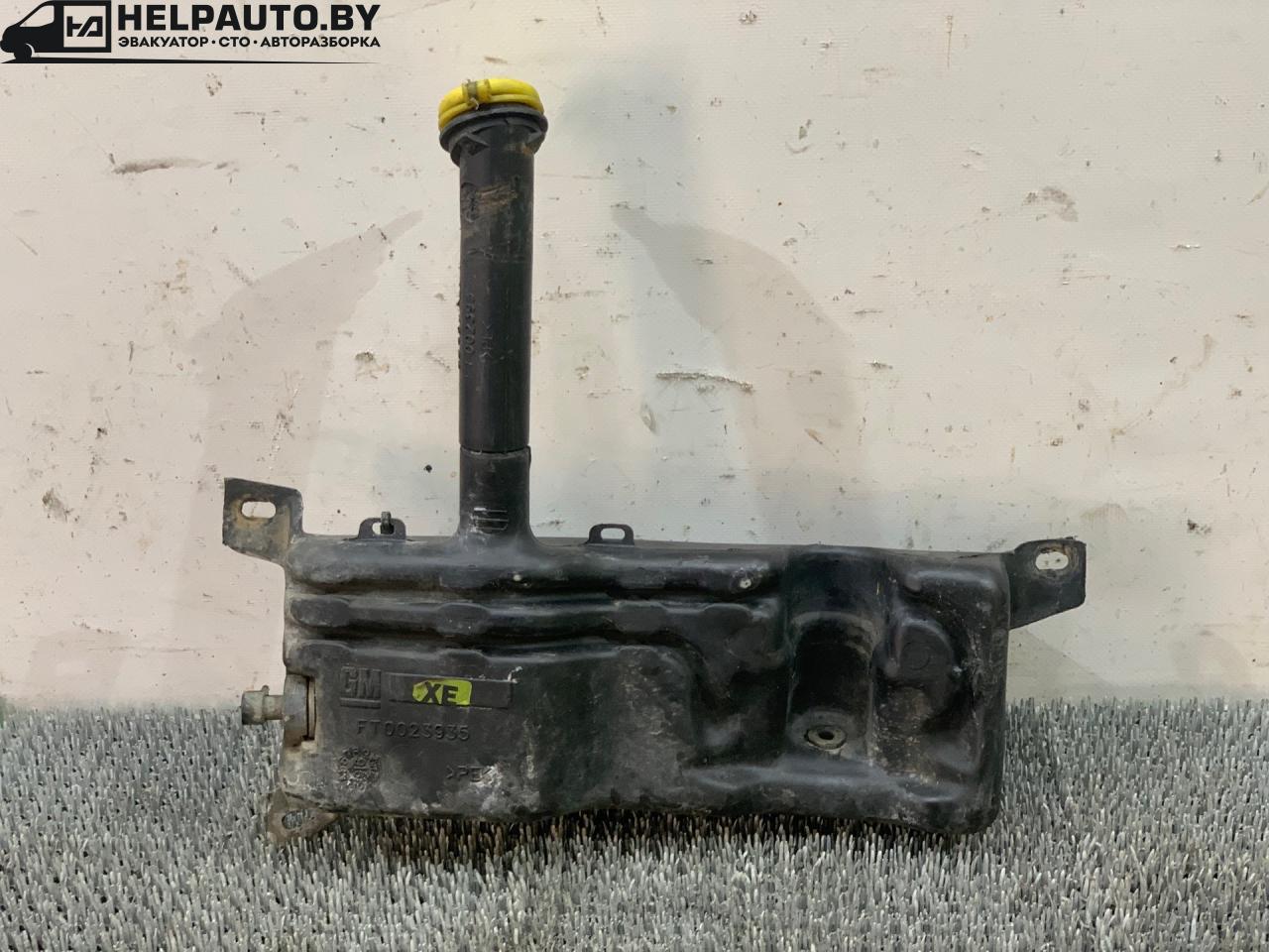 бачок омывателя Opel Omega B 1998, 2.0 л., бензин, 5МКПП, красный, универсал, задний привод, FT0023935 - фото №1