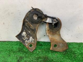 кронштейн радиатора Mazda 626 GF 1997, 2.0 л., дизель, МКПП, зелёный, хетчбэк 5 дв., передний привод