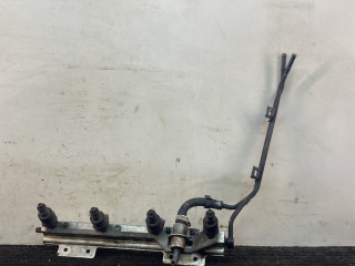 топливная рампа Renault Safrane 1 поколение [рестайлинг] 1997, 2.0 л., бензин, АКПП, красный, седан, передний привод