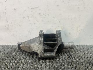 кронштейн генератора Audi 100 С3 (1982 - 1988), 1.9 л., i, бензин, МКПП, передний привод, 033903143D