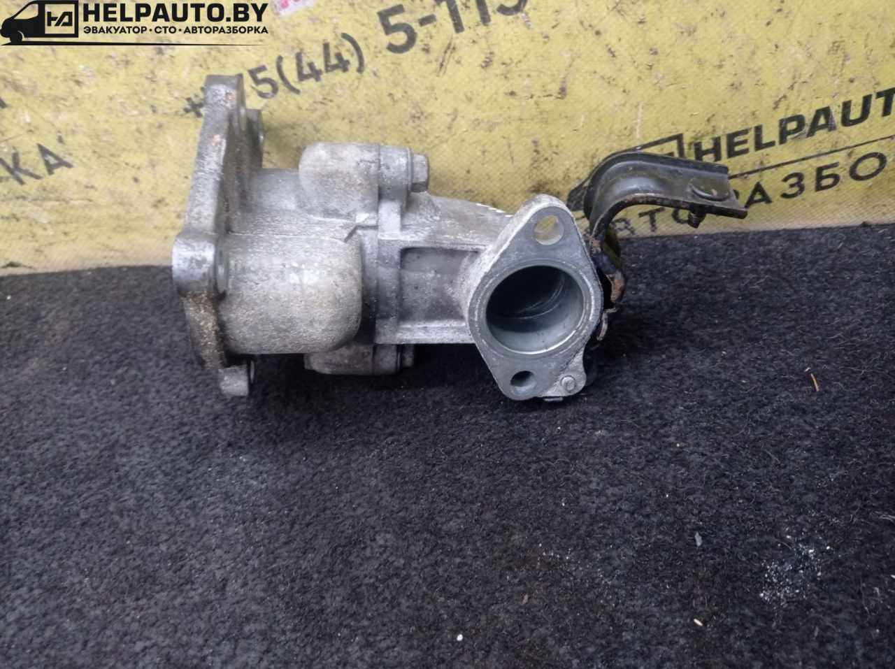 корпус термостата Nissan Almera Tino V10 2001, 2.2 л., YD22DDT, дизель, МКПП, берюзовый, минивэн, передний привод - фото №1