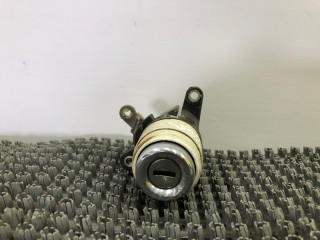 кнопка открытия багажника Audi 80 B3 (1986 - 1991), 1.8 л., бензин, МКПП, серый, передний привод