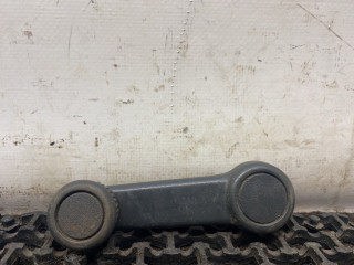 ручка стеклоподъемника Mazda 626 GF 1997, 2.0 л., дизель, МКПП, зелёный, хетчбэк 5 дв., передний привод