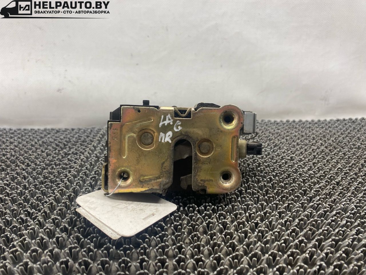 замок двери передней правой Renault Laguna 1 поколение 1994, 2.0 л., F3R 200, бензин, МКПП, бордовый, хетчбэк 5 дв., передний привод - фото №1