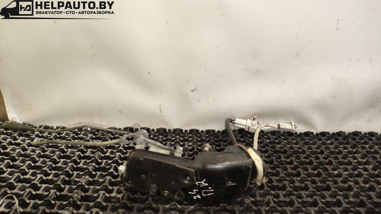 замок двери передней правой Suzuki Baleno 1 поколение 2002, 1.5 л., бензин, МКПП, чёрный, седан - фото №1