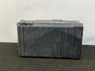 блок предохранителей Chrysler Voyager 4 поколение [рестайлинг] 2006, 2.4 л., бензин, МКПП, серебристый, минивэн, передний привод, 05144579AC, T209501704