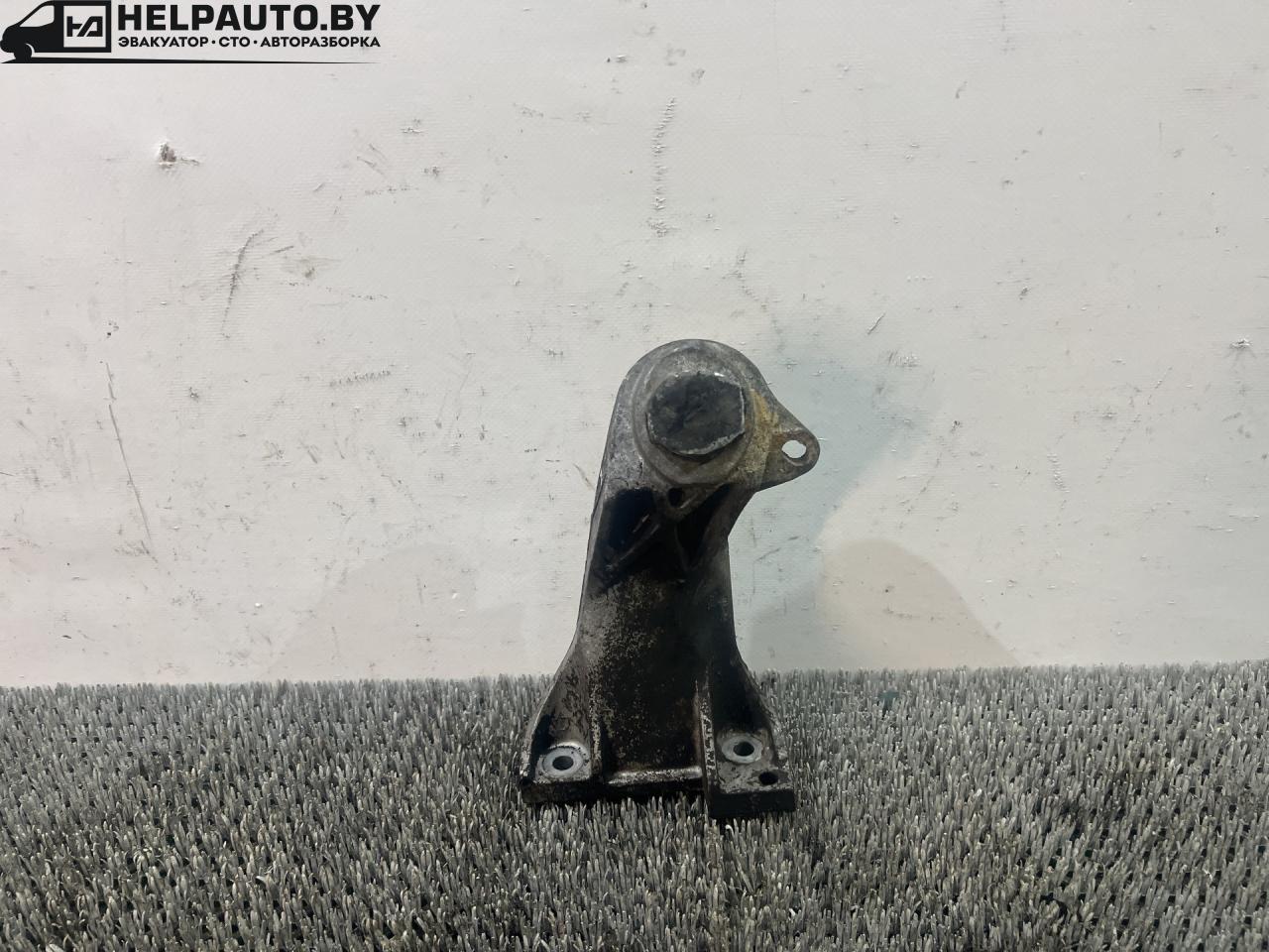 кронштейн двигателя Audi 100 С3 (1982 - 1988), 1.9 л., i, бензин, МКПП, передний привод, 443199312 - фото №1