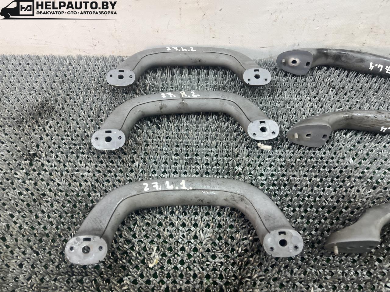 ручка внутренняя потолочная Hyundai Terracan 1 поколение 2003, 2.5 л., D4BH, дизель, АКПП, серебристый, внедорожник 5 дв., полный подключаемый привод - фото №1