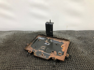 полка аккумулятора Kia Sorento 1 поколение 2005, 2.4 л., G4JS, бензин, МКПП, красный, внедорожник 5 дв., полный подключаемый привод