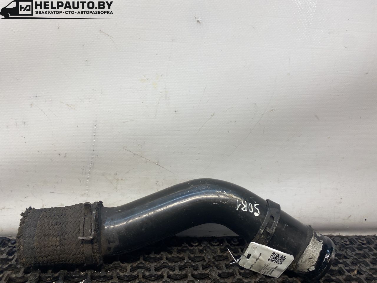 патрубок интеркулера Kia Sorento 1 поколение 2004, 2.5 л., CRDi, D4CB, дизель, АКПП, серебристый, внедорожник 5 дв., полный подключаемый привод - фото №1