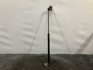 амортизатор капота Kia Sorento 1 поколение 2005, 2.4 л., G4JS, бензин, МКПП, красный, внедорожник 5 дв., полный подключаемый привод