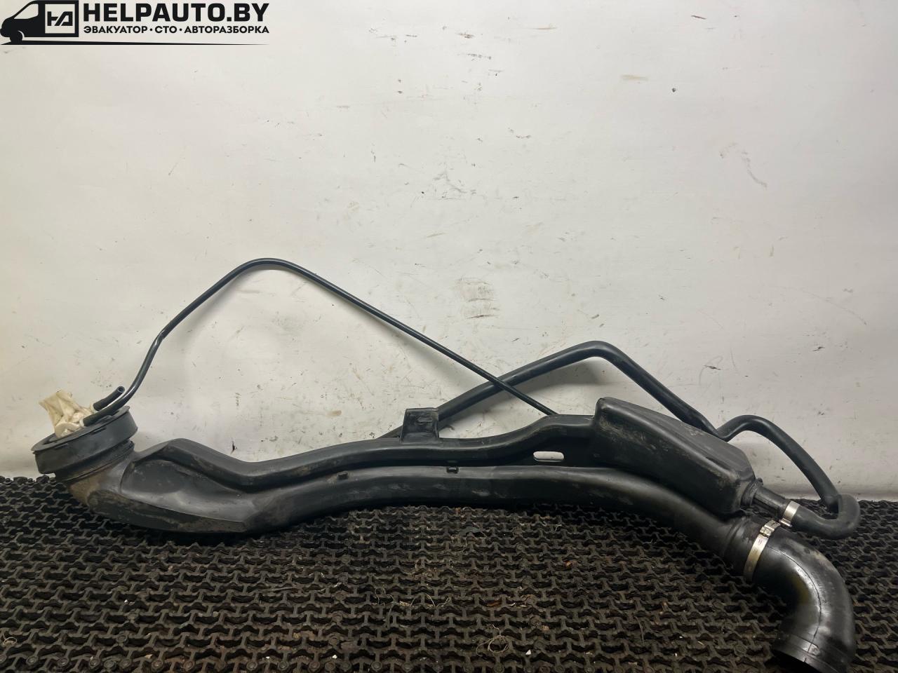 горловина топливного бака Peugeot 306 1 поколение 1997, 1.9 л., дизель, МКПП, белый, универсал, передний привод - фото №1