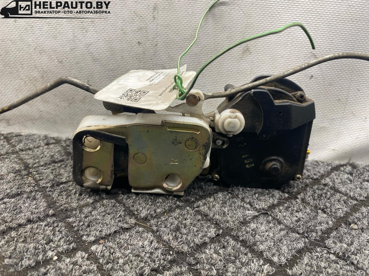 замок двери передней правой Honda Accord 5 поколение 1995, 2.0 л., F20B, бензин, АКПП, черный, седан - фото №1