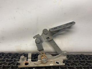 петля капота правая Opel Sintra 1 поколение 1999, 2.2 л., X 22 XE, бензин, МКПП, серебристый, минивэн, передний привод