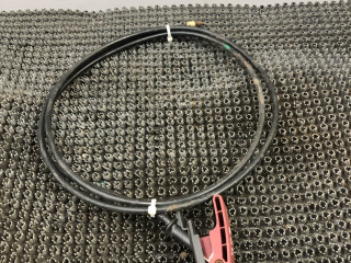 трос капота Mercedes-Benz C-Класс W202/S202 [рестайлинг] W202 1997, 2.2 л., OM 604.910, дизель, МКПП, темно зеленный металлик, седан, задний привод