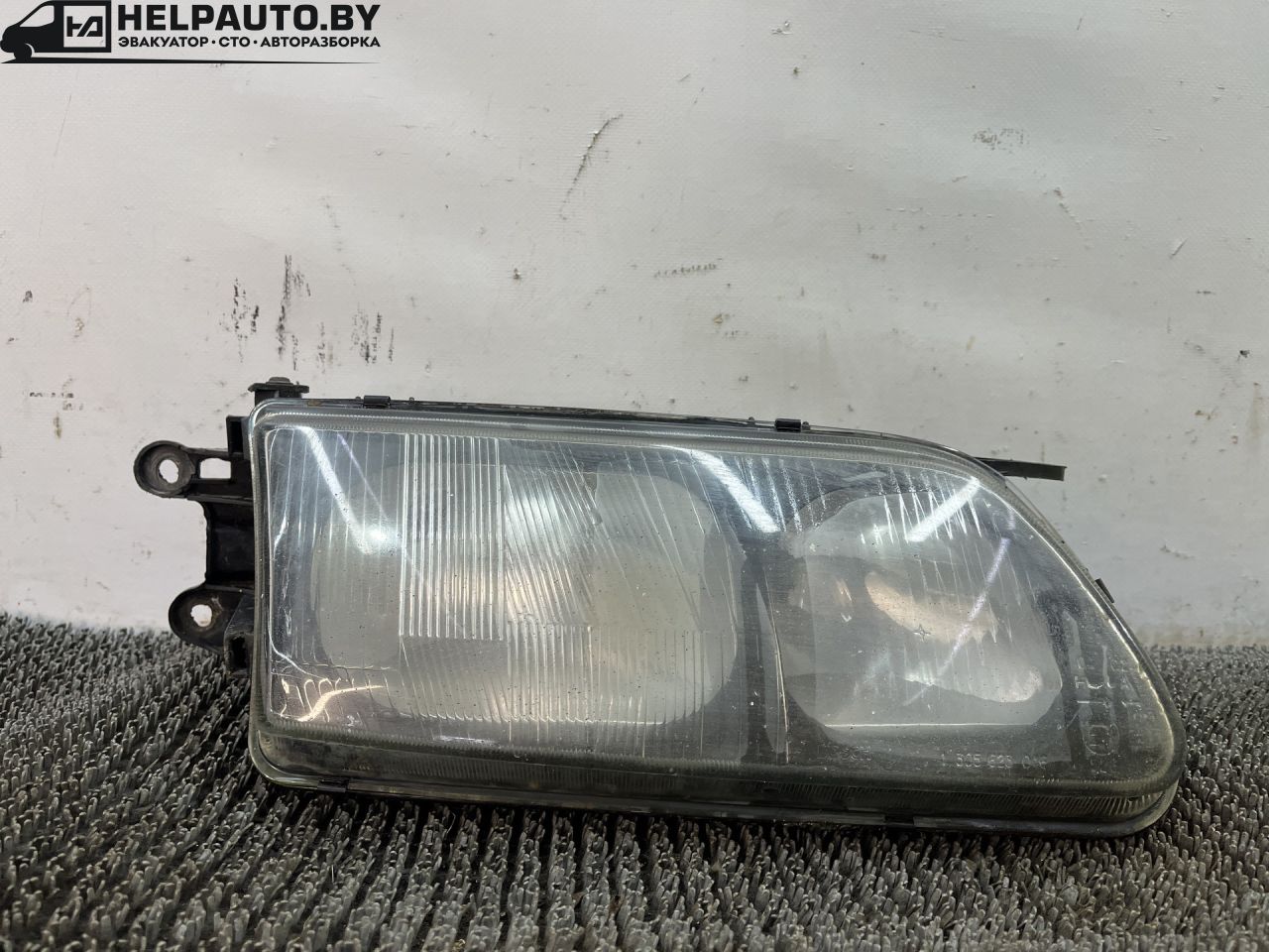 фара правая Mazda 626 GF 1997, 2.0 л., дизель, МКПП, зелёный, хетчбэк 5 дв., передний привод - фото №1