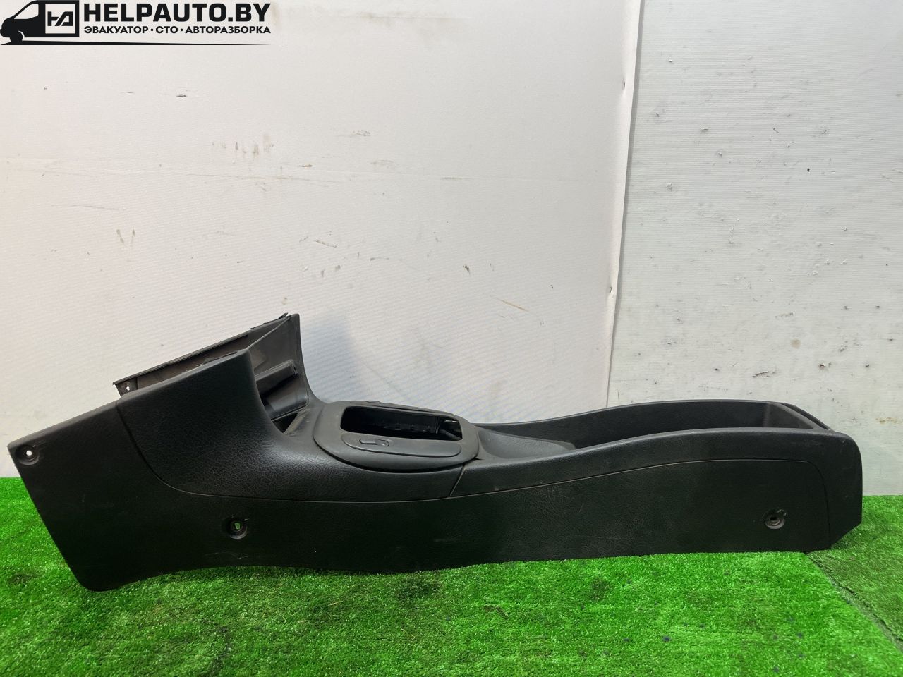 консоль салона Opel Vectra B 1998, 1.8 л., бензин, МКПП, универсал, передний привод, 90503604 - фото №1