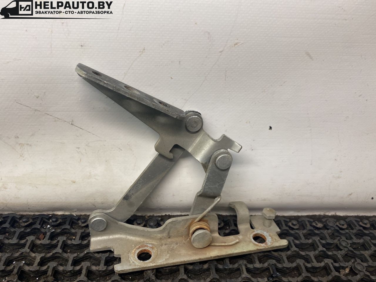 петля капота левая Opel Sintra 1 поколение 1999, 2.2 л., X 22 XE, бензин, МКПП, серебристый, минивэн, передний привод - фото №1