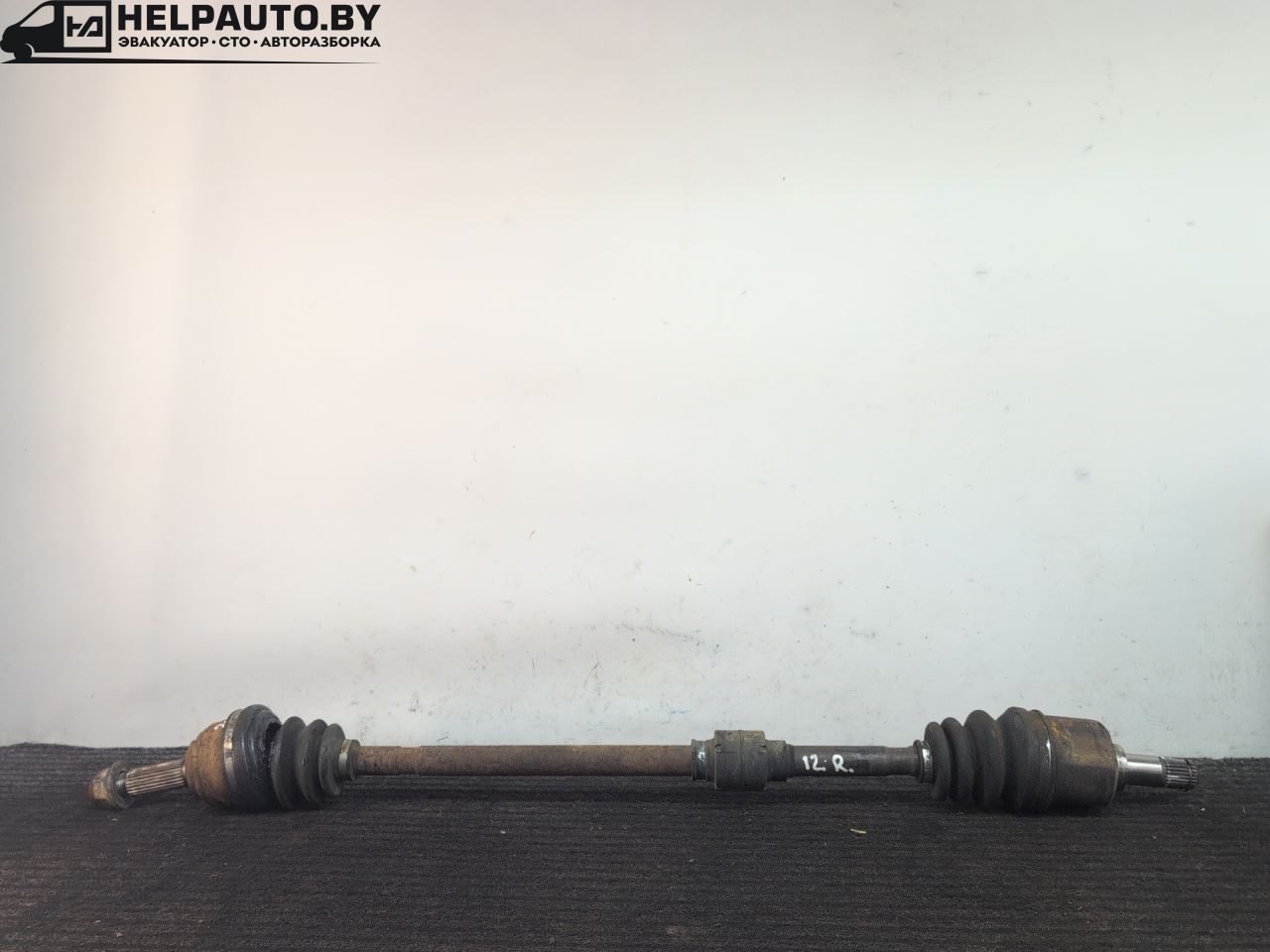 полуось передняя правая (приводной вал, ШРУС) Mitsubishi Mirage 5 поколение 2002, 1.5 л., бензин, АКПП, чёрный, купе, передний привод - фото №1