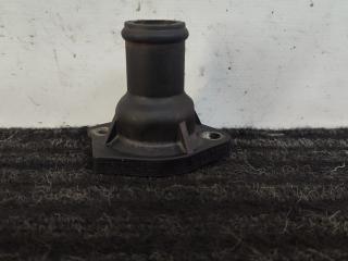 фланец (тройник) системы охлаждения Volkswagen Passat B3 1991, 1.8 л., бензин, МКПП, белый, седан, передний привод, 026131145E