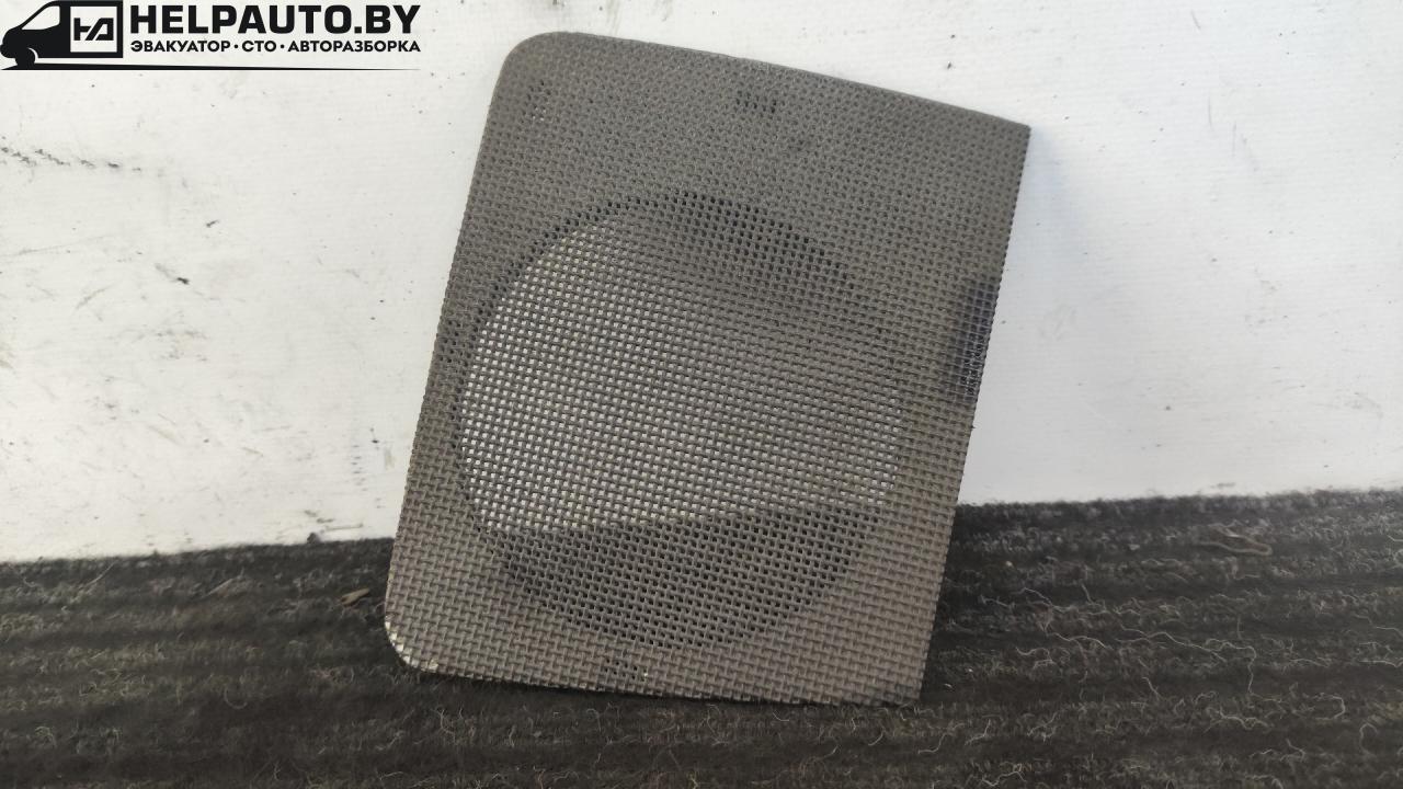 Накладка (сетка) динамика Volkswagen Passat B3 1991, 1.8 л., бензин, МКПП, белый, седан, передний привод, 357857247, 357857209 - фото №1