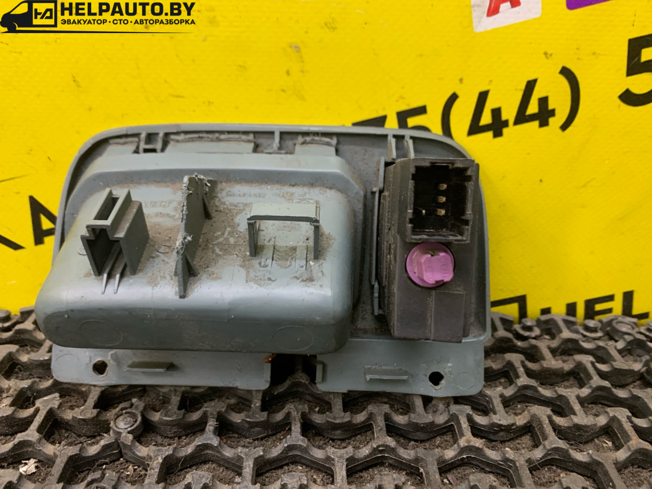 кнопка корректора фар Renault Megane 1 поколение 1996, 1.6 л., K7M 702, бензин, МКПП, синий, купе, передний привод - фото №1