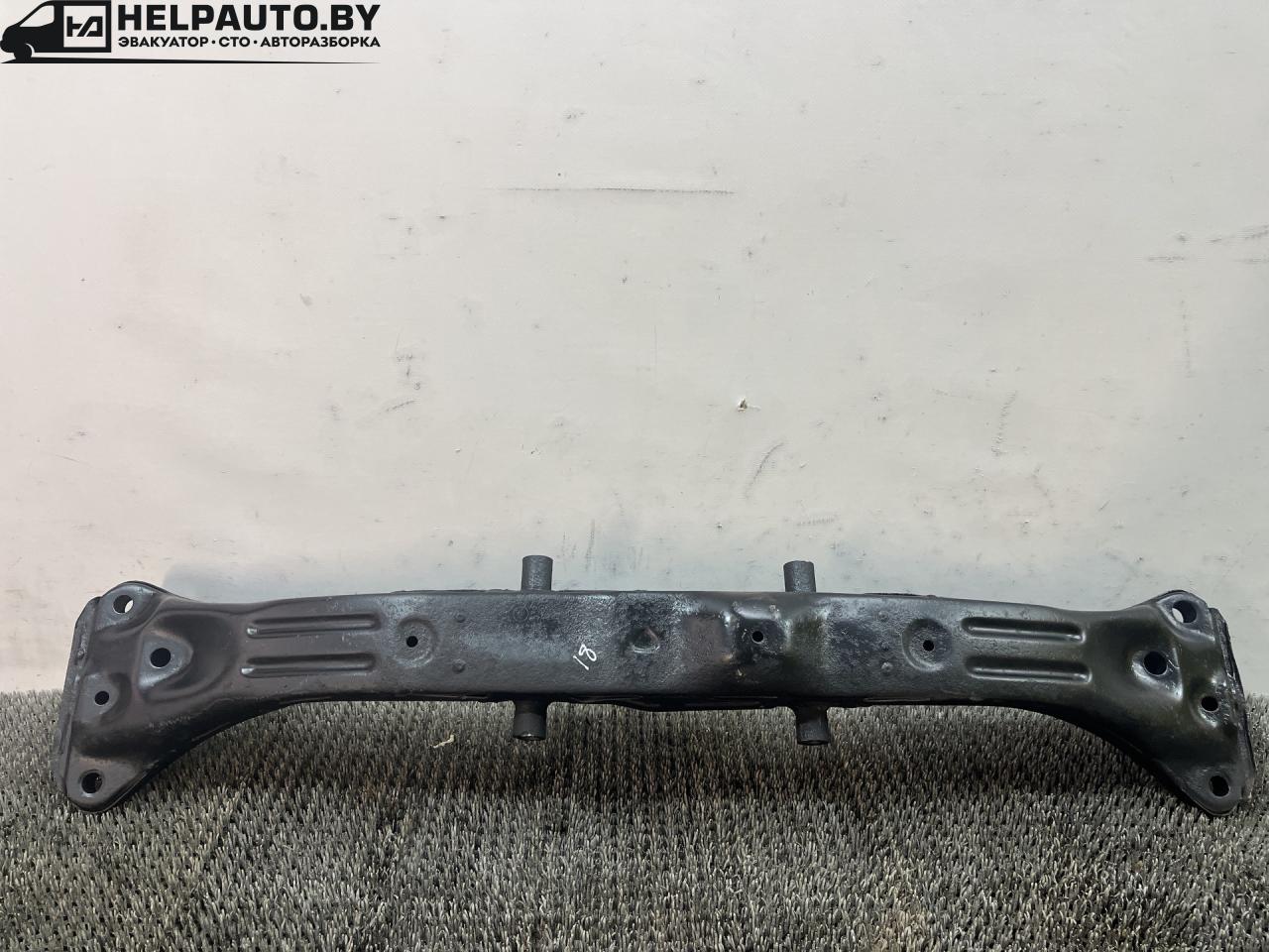 балка подвески передняя (подрамник) Toyota Carina E 1 поколение T190 1995, 1.6 л., 4A-FE, бензин, МКПП, зелёный, хетчбэк 5 дв., передний привод - фото №1